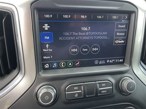 Used 2020 Chevrolet Silverado 2500 LTZ w/ LTZ Convenience Package image 16