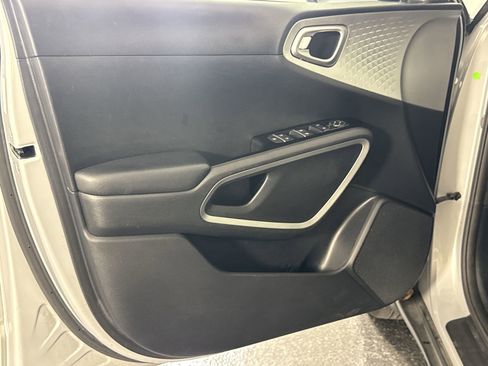 Used 2020 Kia Soul LX image 33