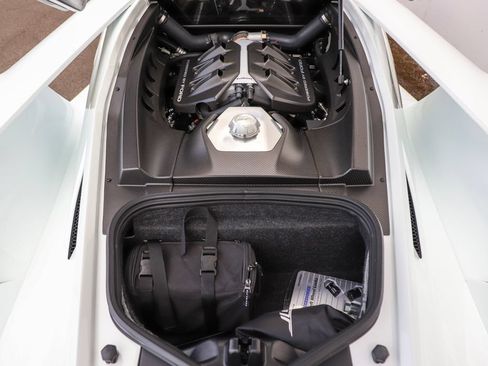 Used 2017 Ford GT RWD image 71