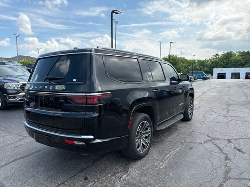 Used 2025 Jeep Wagoneer 4WD w/ Convenience Group I image 4