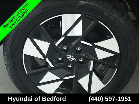 Used 2024 Hyundai Kona SEL AWD/4WD image 13