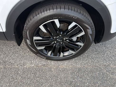 Used 2024 Kia Telluride SX w/ Towing Package FWD image 43