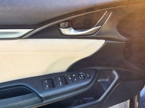 Used 2018 Honda Civic EX image 27