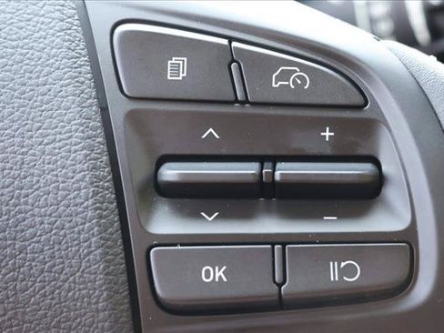 Used 2026 Hyundai Venue SEL FWD image 16