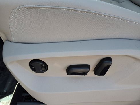 New 2026 Volkswagen Atlas SE image 12