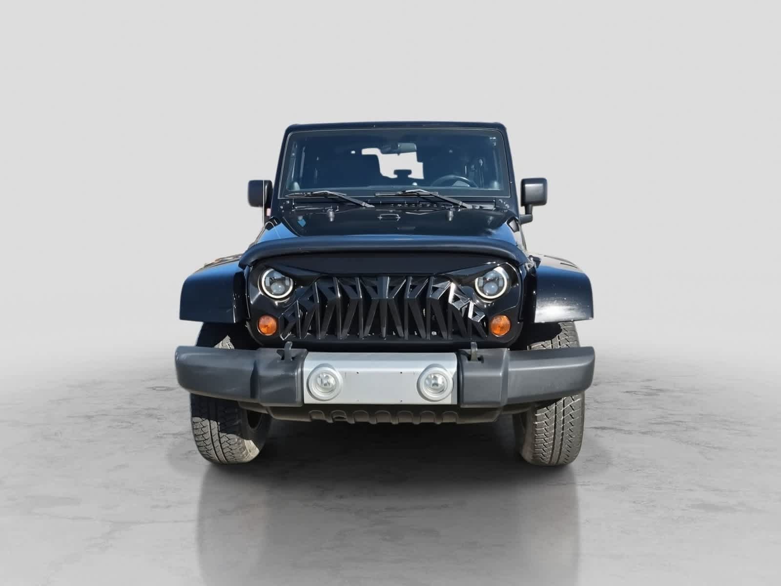 Used 2011 Jeep Wrangler Sahara w/ Dual Top Group AWD/4WD image 3