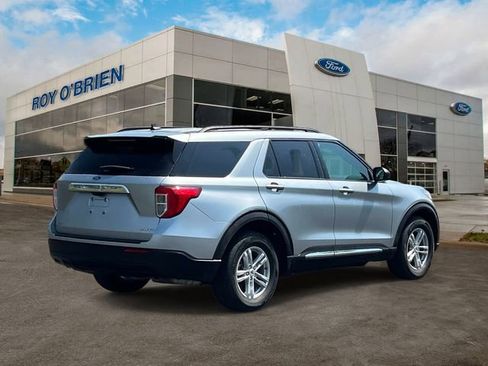 Certified 2024 Ford Explorer XLT AWD/4WD image 5