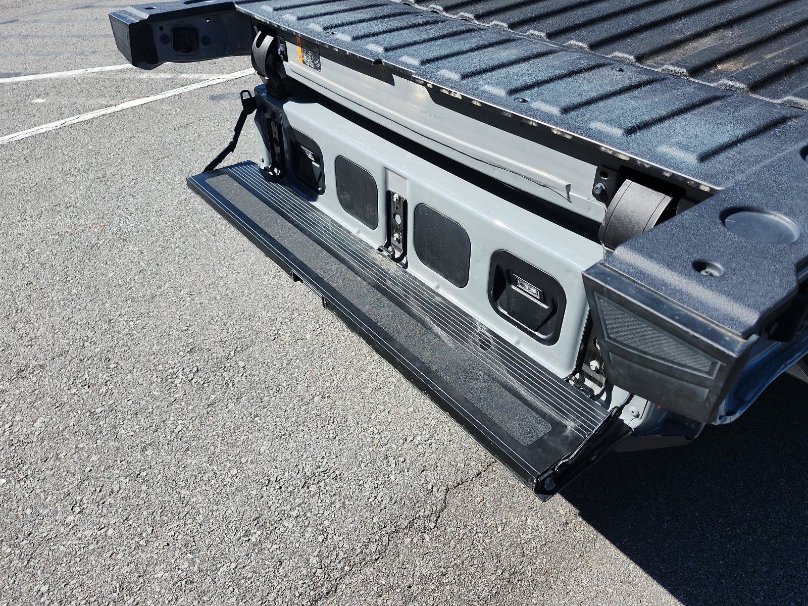 Used 2024 GMC Sierra 1500 AT4 w/ AT4 Premium Package AWD/4WD image 13