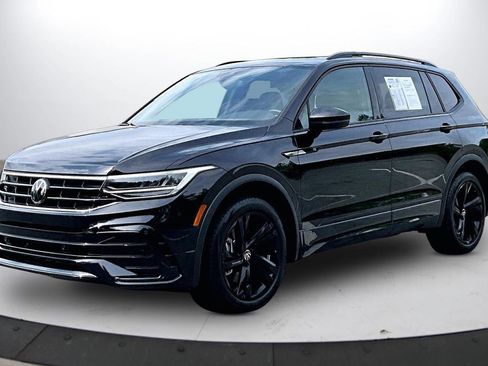Used 2024 Volkswagen Tiguan SE R-Line FWD image 4