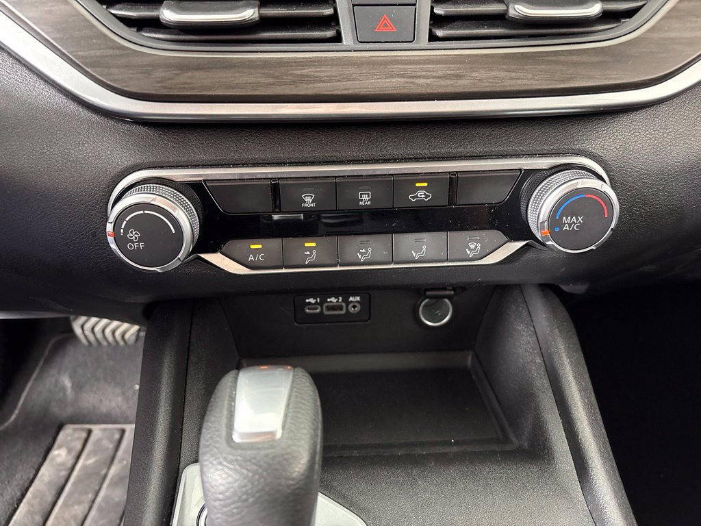 Used 2025 Nissan Altima 2.5 SV FWD image 32