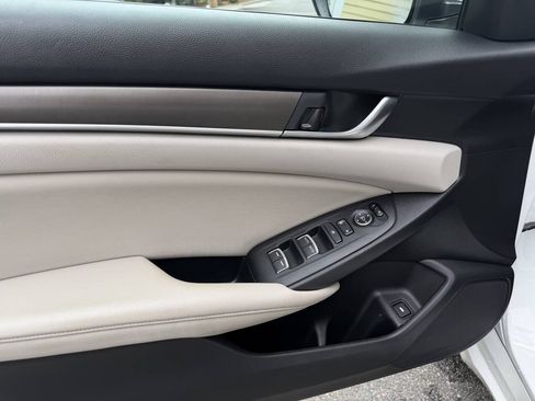Used 2018 Honda Accord LX image 15