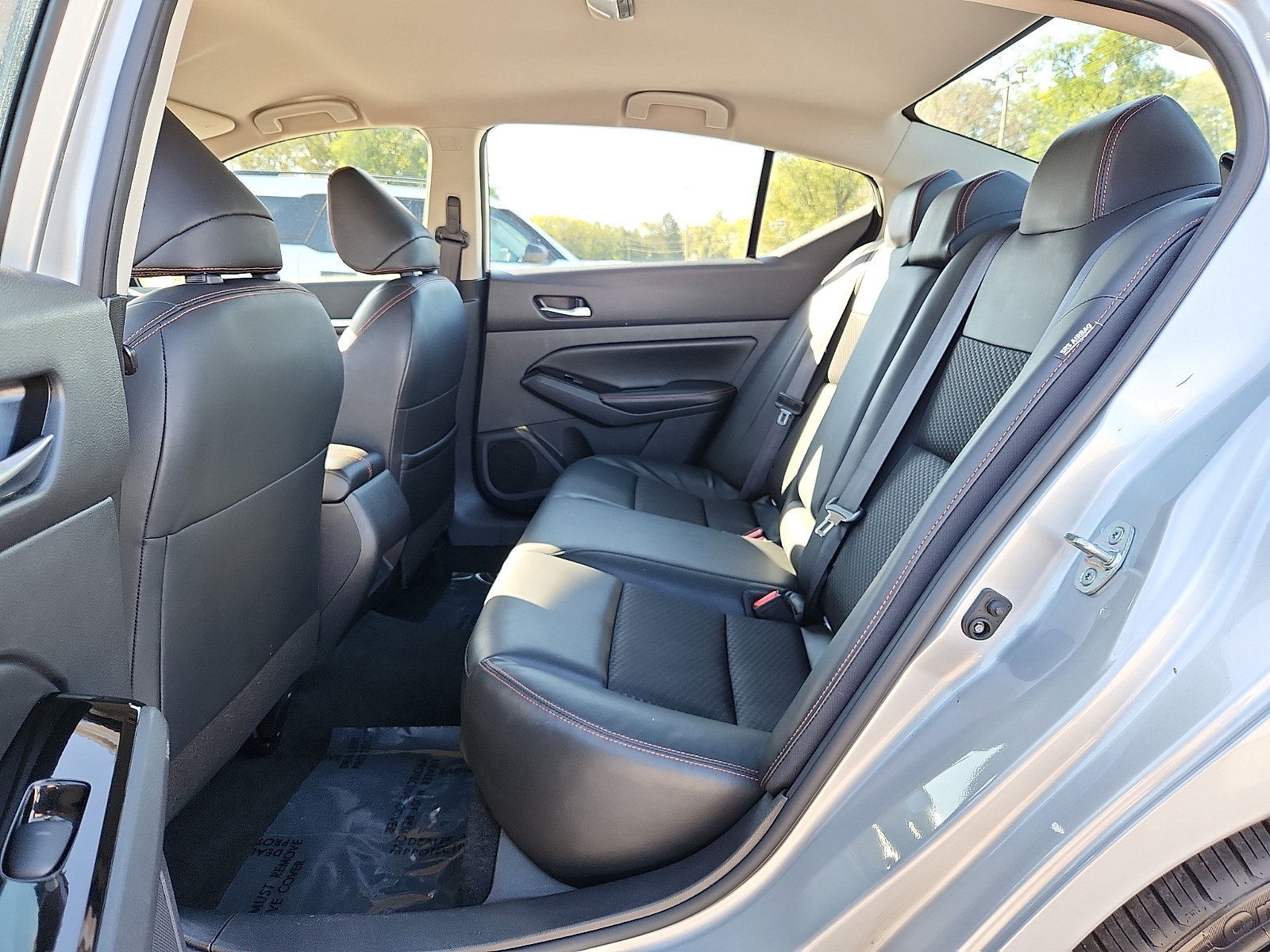 Used 2024 Nissan Altima 2.5 SR FWD image 10