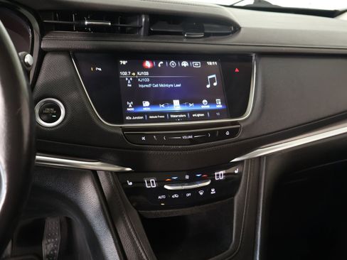 Used 2017 Cadillac XT5 Luxury FWD image 5