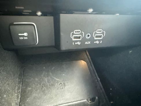 Used 2024 Jeep Wagoneer L Series II w/ Flexible Seating Group RWD image 18