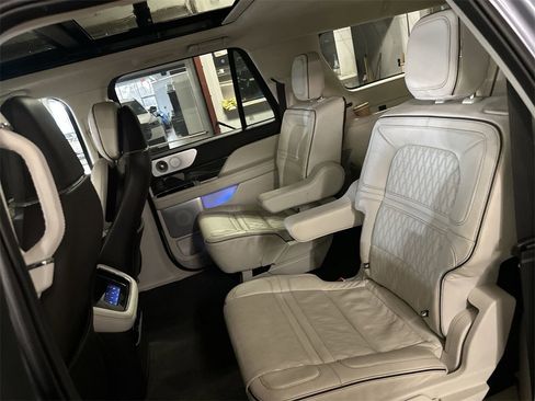 Used 2024 Lincoln Navigator L Black Label image 25