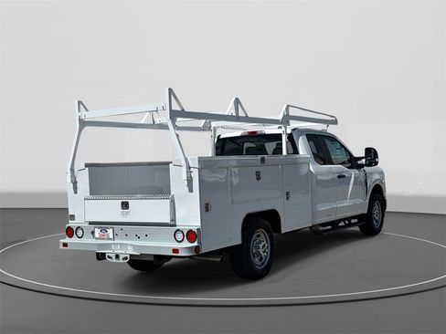 New 2025 Ford F350 XL w/ XL Chrome Package image 5