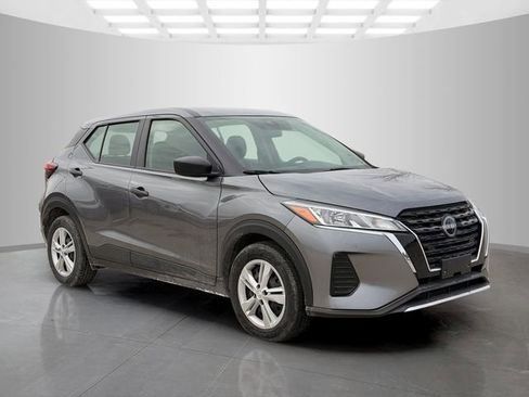 Used 2024 Nissan Kicks S image 2