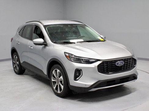 Used 2023 Ford Escape Platinum AWD/4WD image 1