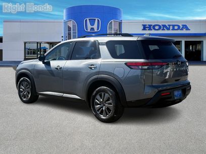 Used 2024 Nissan Pathfinder SV