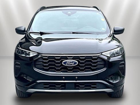 Used 2023 Ford Escape ST-Line w/ Tech Pack #1 AWD/4WD image 2
