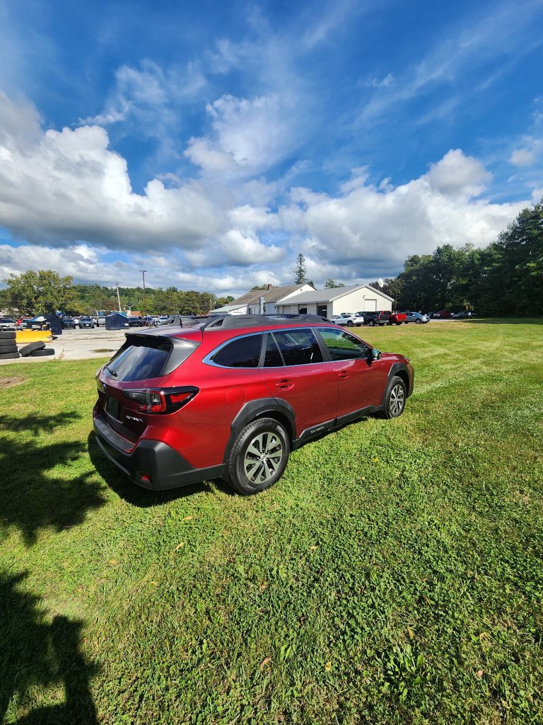 Used 2024 Subaru Outback Premium AWD/4WD image 11