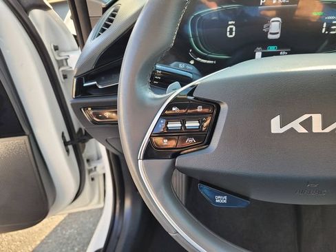 Used 2023 Kia Niro EX FWD image 19