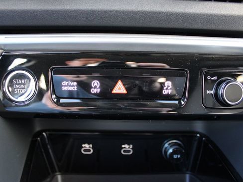 New 2025 Audi Q5 2.0T Premium image 19