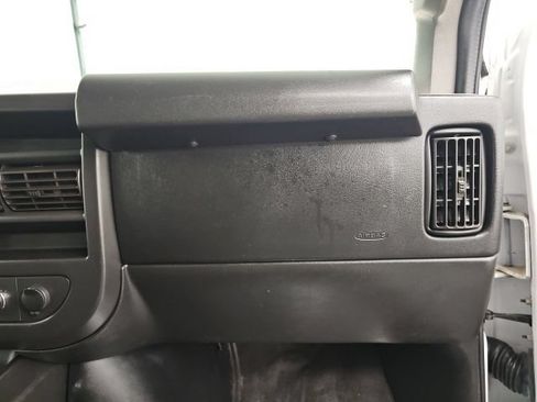 Used 2017 Chevrolet Express 3500 LT w/ LT Preferred Equipment Group RWD image 34