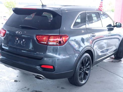 Used 2020 Kia Sorento EX FWD image 4