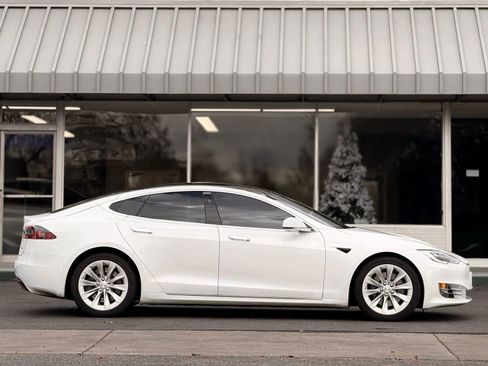 Used 2017 Tesla Model S 75D image 4
