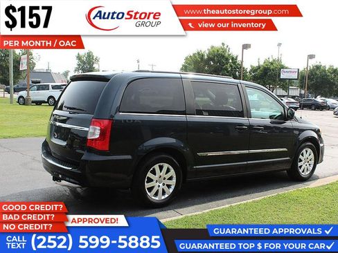 Used 2013 Chrysler Town & Country Touring FWD image 6