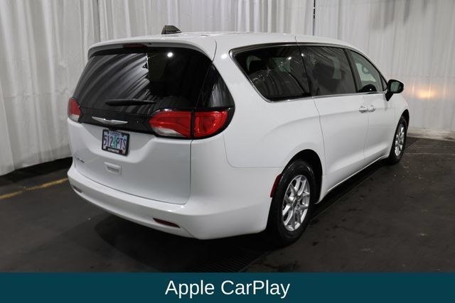 Used 2023 Chrysler Voyager LX FWD image 3