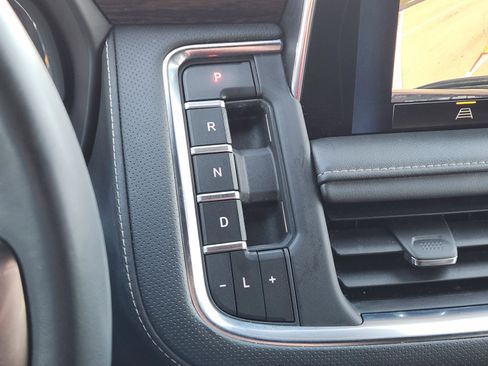 Used 2023 Chevrolet Tahoe Premier image 19