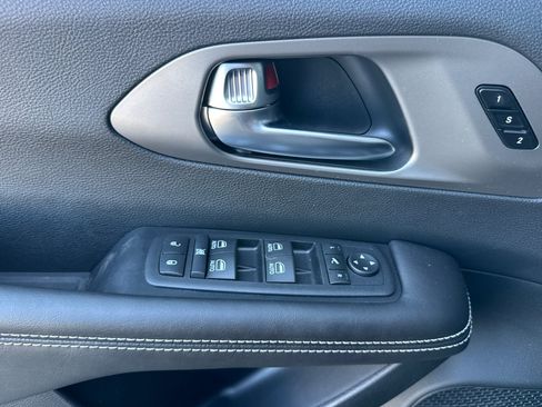 New 2027 Chrysler Pacifica Limited AWD/4WD image 10