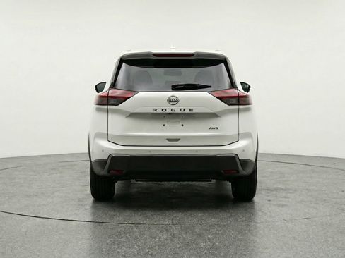 Used 2025 Nissan Rogue SV image 7