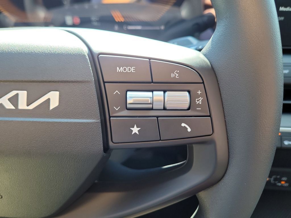 New 2026 Kia K4 FWD image 25