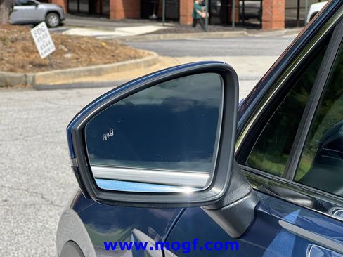 Used 2019 Volkswagen Tiguan SEL FWD image 32