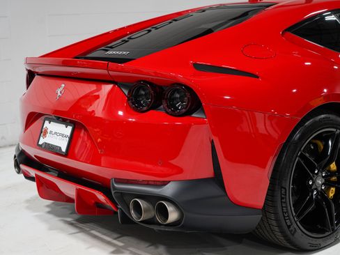 Used 2019 Ferrari 812 Superfast RWD image 28