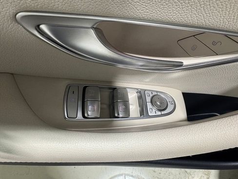 Used 2020 Mercedes-Benz E 350 4MATIC Sedan image 13