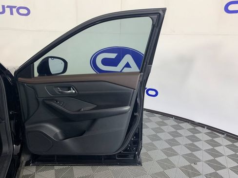 Used 2023 Nissan Rogue SV w/ SV Premium B Package FWD image 35