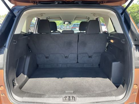 Used 2017 Ford Escape SE w/ Equipment Group 201A AWD/4WD image 17