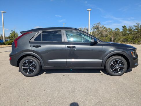 New 2026 Kia Niro EX image 4