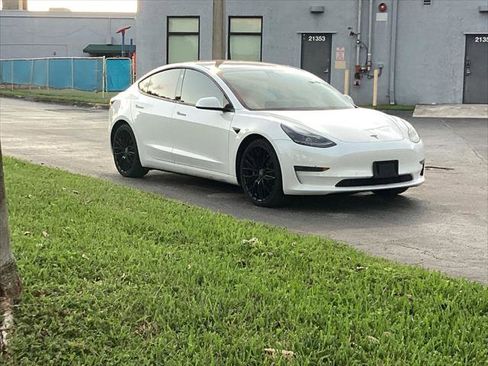Used 2021 Tesla Model 3 Performance image 13