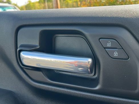 Used 2023 Chevrolet Silverado 1500 Custom image 13