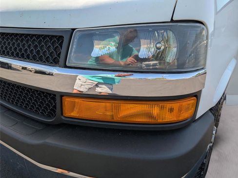 Used 2017 Chevrolet Express 3500 LT w/ LT Preferred Equipment Group image 38