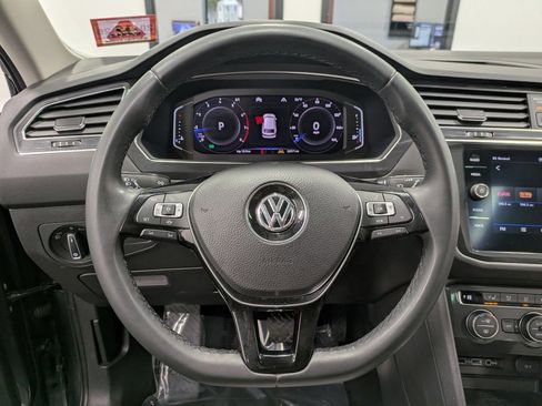 Used 2020 Volkswagen Tiguan SEL image 21