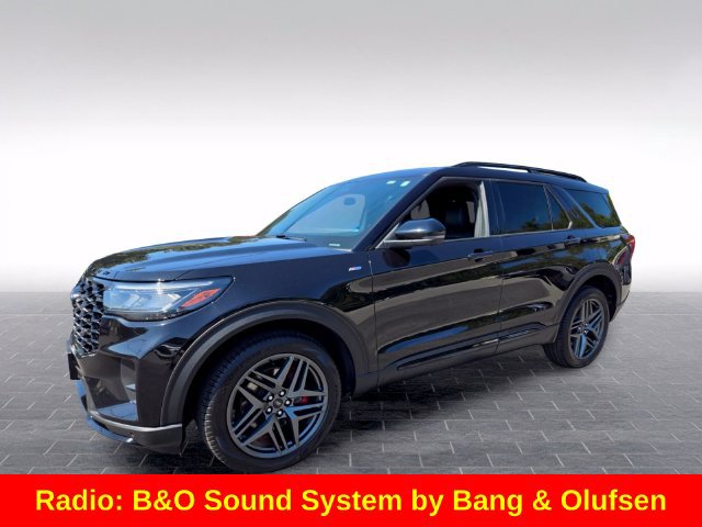 Used 2025 Ford Explorer ST-Line w/ ST-Line Street Pack AWD/4WD image 4