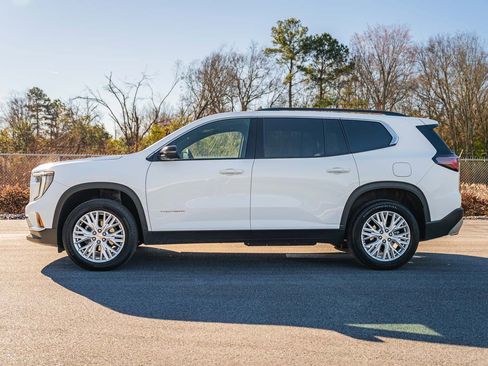 Used 2024 GMC Acadia Elevation image 4