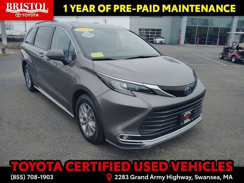 Certified 2024 Toyota Sienna XLE image 1