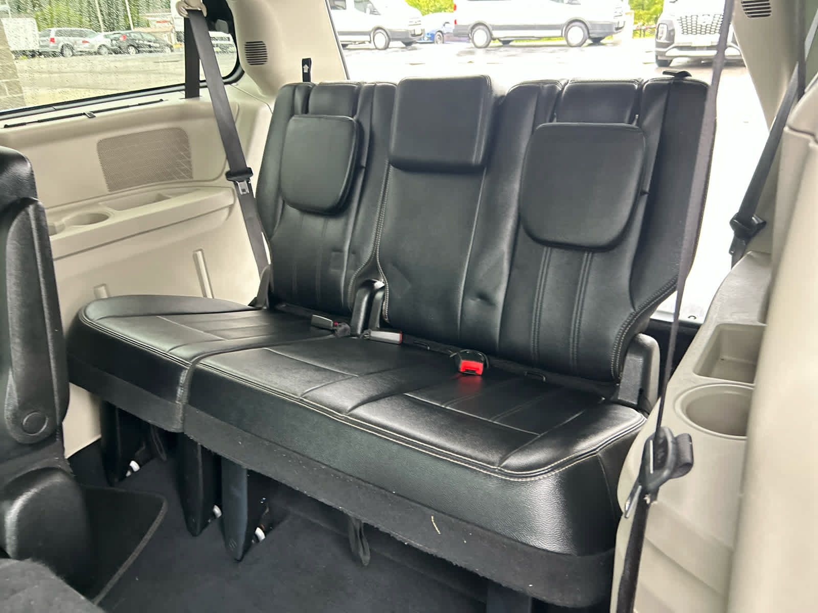 Used 2015 Chrysler Town & Country Touring w/ Driver Convenience Group FWD image 23